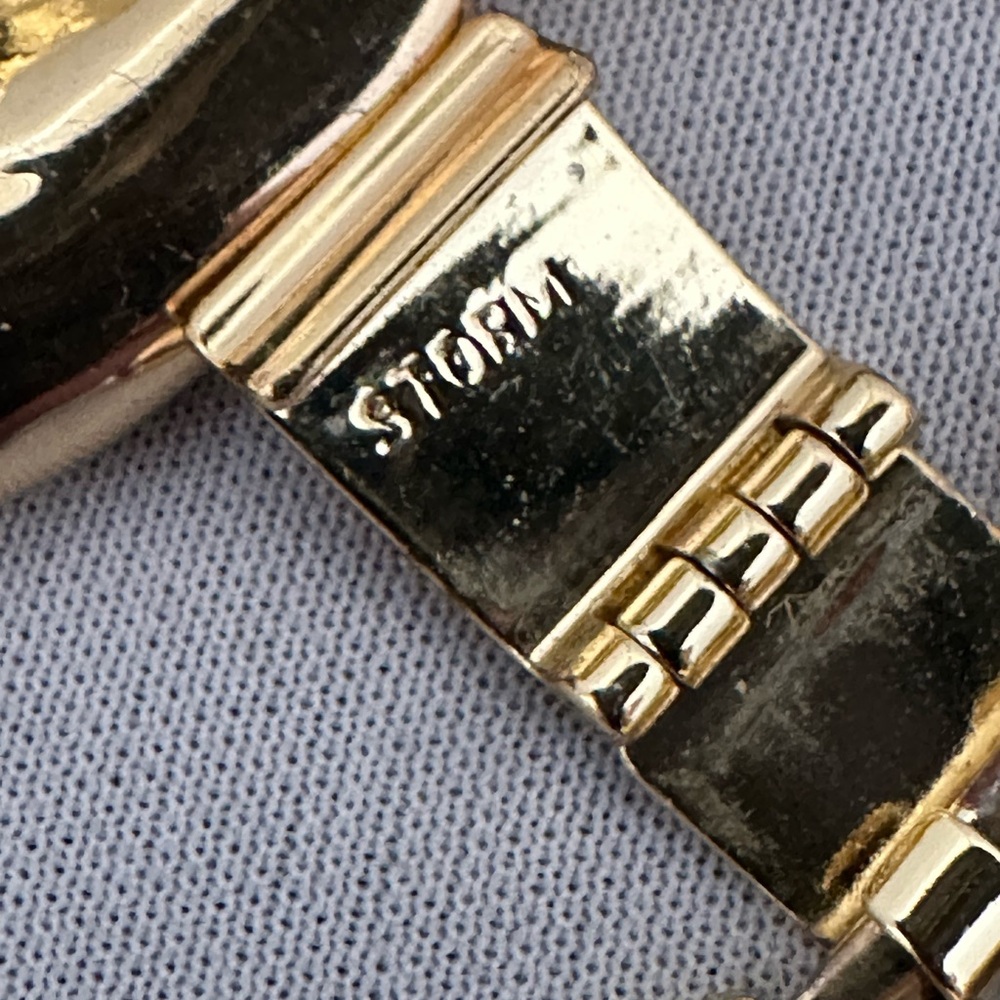 Storm chunky gold tone link bracelet - Picture 5 of 8